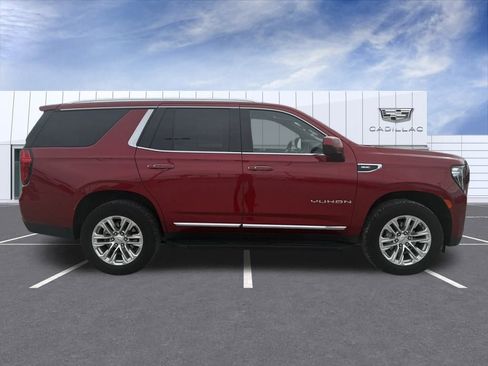 Used 2024 GMC Yukon SLT image 2