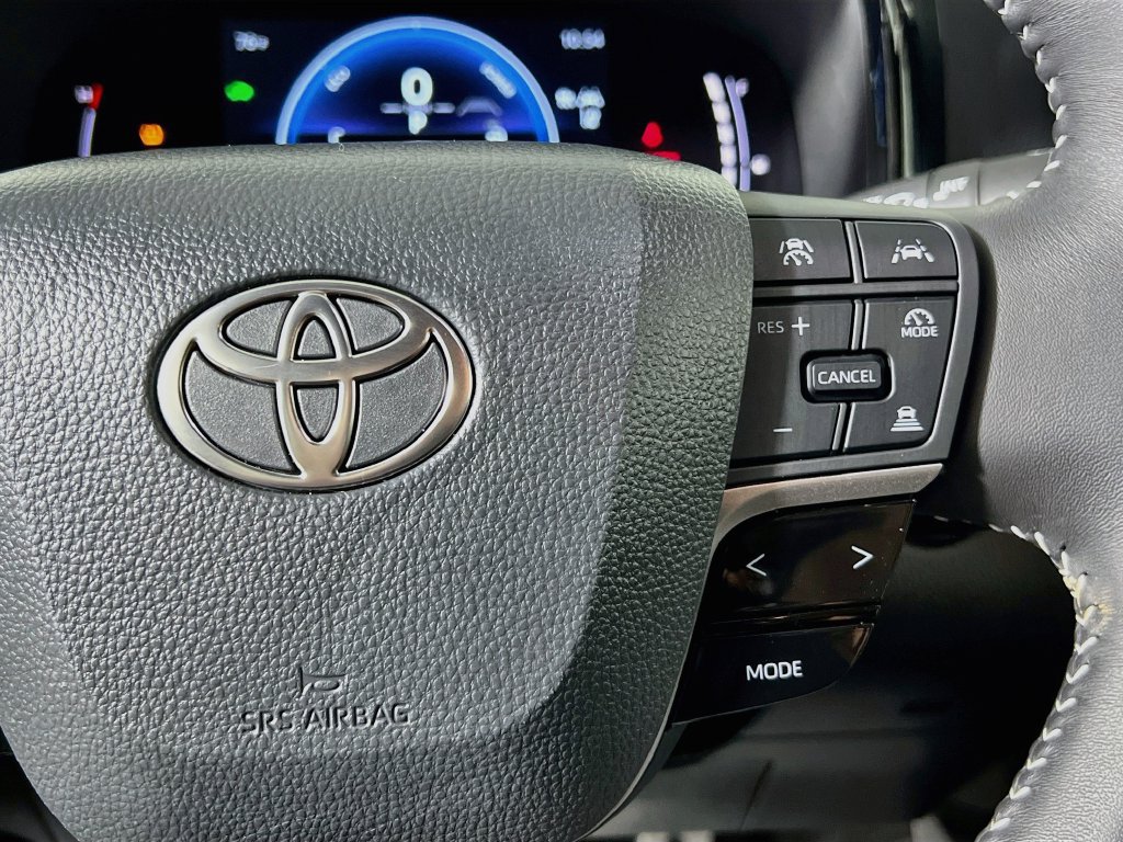 Used 2026 Toyota Camry SE FWD image 17