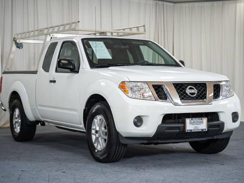 Used 2021 Nissan Frontier SV RWD image 1