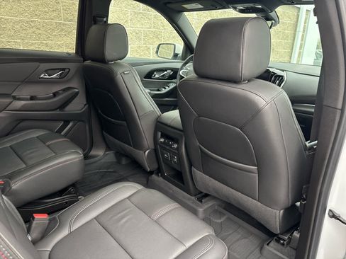 Used 2024 Chevrolet Traverse RS w/ LPO, Floor Liner Package image 24