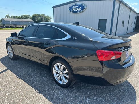 Used 2017 Chevrolet Impala LT FWD image 4