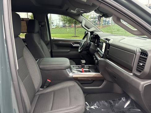 Used 2026 Chevrolet Silverado 1500 LT AWD/4WD image 24