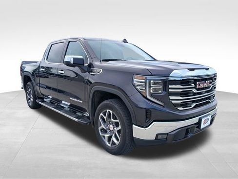 Used 2024 GMC Sierra 1500 SLT w/ SLT Premium Plus Package AWD/4WD image 7