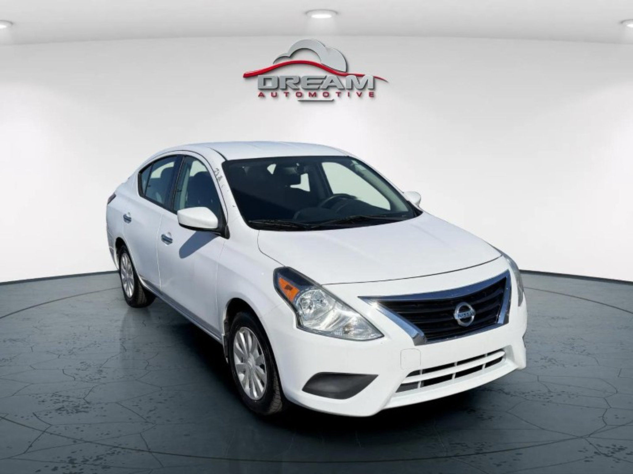 Used 2019 Nissan Versa SV FWD image 1