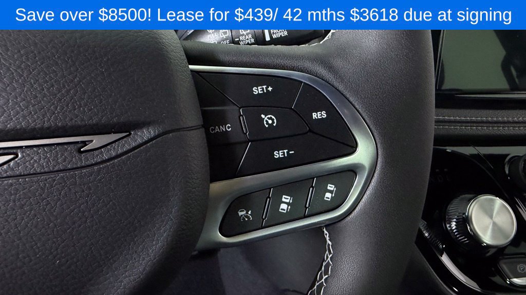 New 2027 Chrysler Pacifica Select FWD image 18