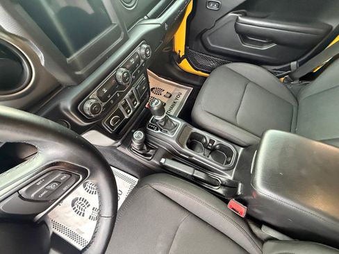 Used 2019 Jeep Wrangler Sport AWD/4WD image 24