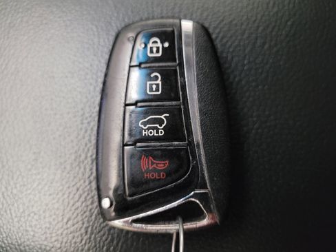 Used 2013 Hyundai Santa Fe Limited w/ Technology Pkg FWD image 32