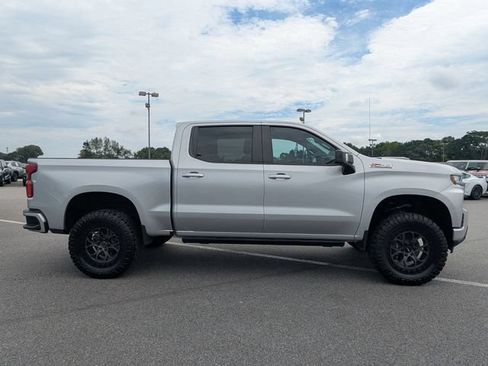 Used 2022 Chevrolet Silverado 1500 RST w/ LPO, Blackout Package AWD/4WD image 2