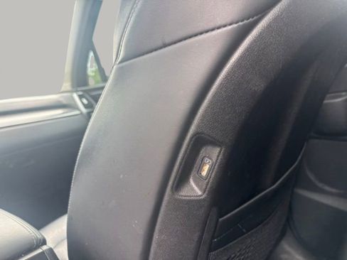 Used 2023 Kia Sorento S w/ Panoramic Sunroof Package FWD image 30