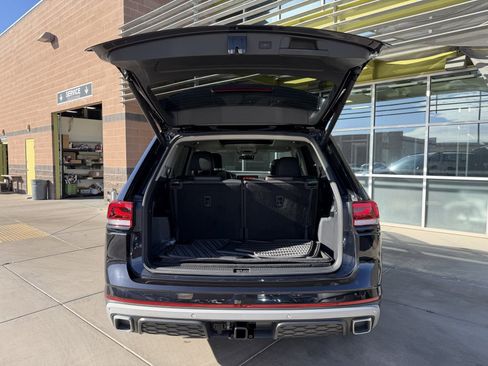 Used 2024 Volkswagen Atlas Peak Edition SE image 40