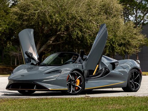 Used 2021 McLaren Elva RWD image 22