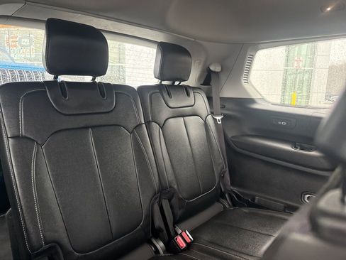 Used 2023 Jeep Grand Cherokee L Limited image 16