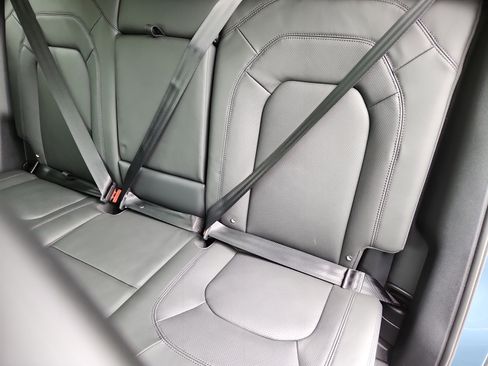 New 2025 Land Rover Defender 110 S image 23