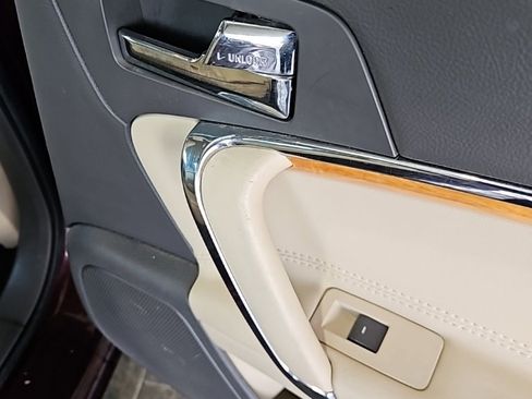 Used 2011 Lincoln MKZ image 16