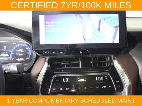 Used 2024 Toyota Venza Limited AWD/4WD image 23