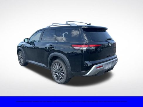 Used 2023 Nissan Pathfinder SL w/ SL Premium Package AWD/4WD image 3