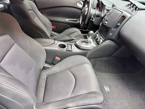 Used 2014 Nissan 370Z Coupe RWD image 12