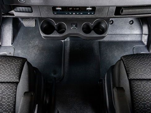 Used 2024 Mercedes-Benz Sprinter 3500 image 26