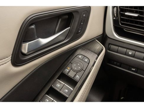 Used 2022 Nissan Rogue SL w/ SL Premium Package image 27