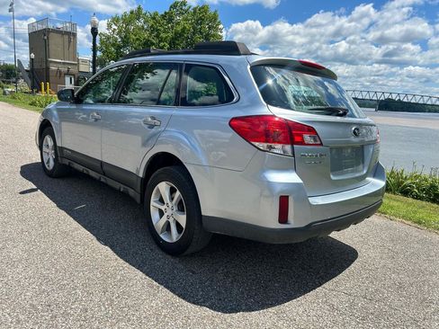 Used 2014 Subaru Outback 2.5i w/ Alloy Wheel Package AWD/4WD image 3