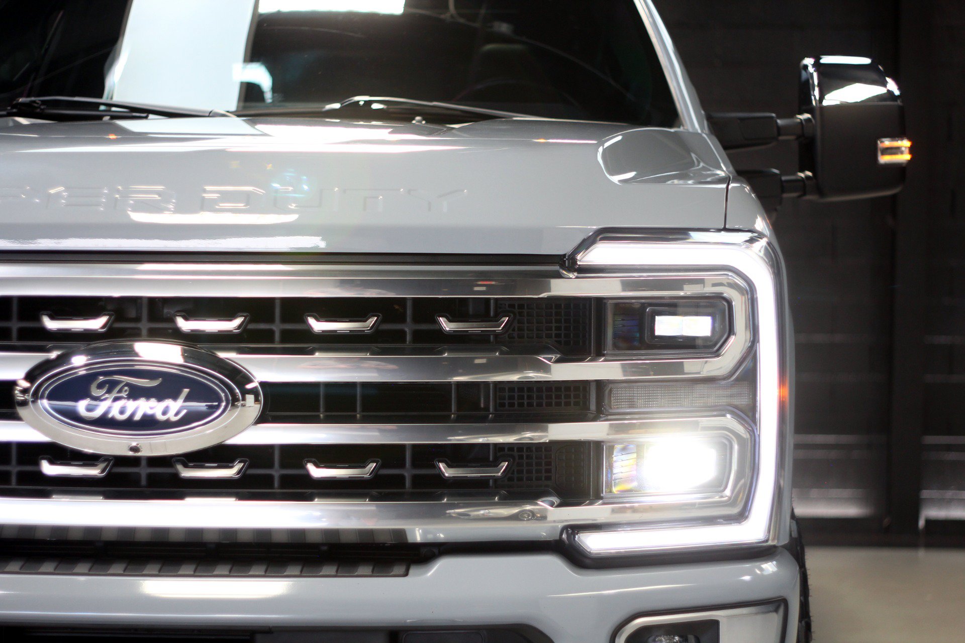 Used 2024 Ford F250 Platinum w/ Tremor Off-Road Package AWD/4WD image 9
