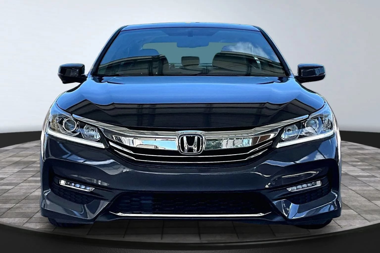 Used 2016 Honda Accord EX-L image 2