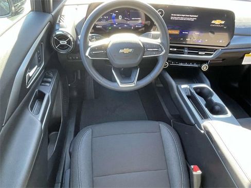 New 2026 Chevrolet Equinox EV LT image 11