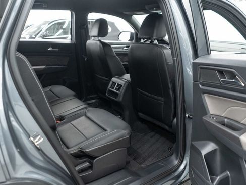 Used 2023 Volkswagen Atlas Cross Sport SE w/ Black Wheel Package AWD/4WD image 12