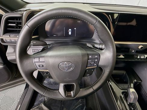 Certified 2025 Toyota Crown Signia AWD/4WD image 21