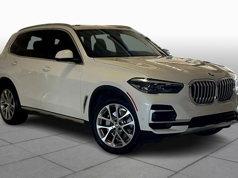 Certified 2023 BMW X5 sDrive40i w/ Premium Package image 2