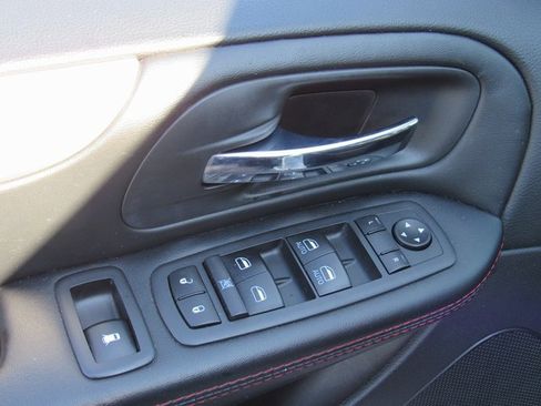 Used 2020 Dodge Grand Caravan GT image 10