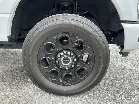 Used 2025 Ford F250 XLT w/ Black Appearance Package image 16