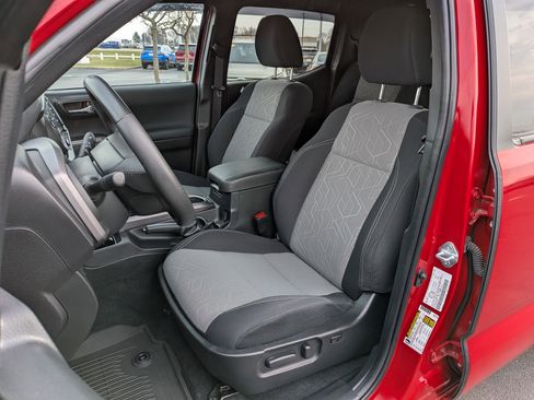 Certified 2022 Toyota Tacoma TRD Sport image 16