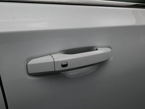 Used 2025 Chevrolet Suburban LT RWD image 48