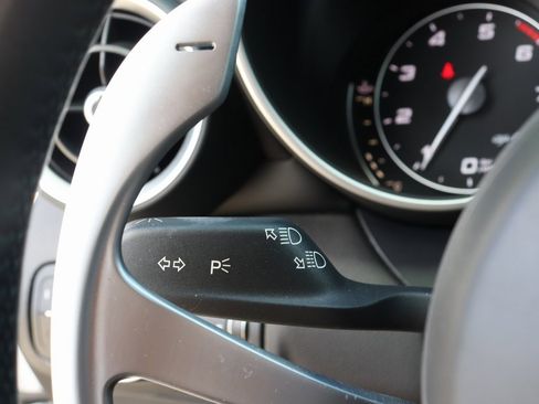 Used 2022 Alfa Romeo Giulia Veloce image 37