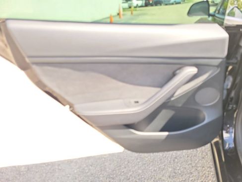 Used 2023 Tesla Model 3 Standard Range RWD image 12