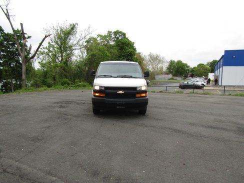 Used 2021 Chevrolet Express 2500 w/ Driver Convenience Package RWD image 9