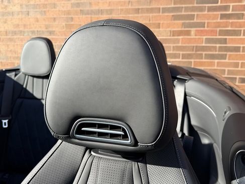 Used 2024 Mercedes-Benz CLE 450 4MATIC Cabriolet image 18