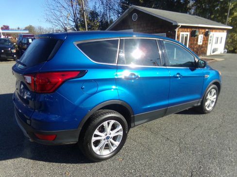 Used 2019 Ford Escape SE image 7