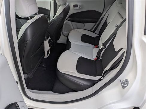 Certified 2021 Jeep Compass Latitude image 23