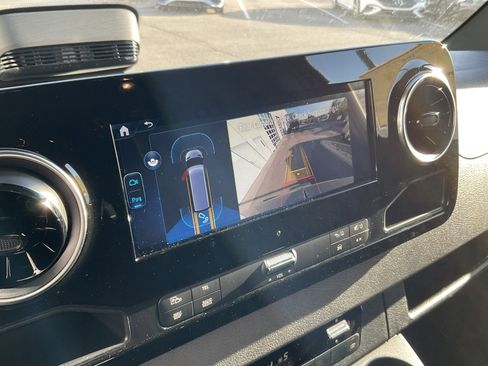 Used 2025 Mercedes-Benz Sprinter 2500 image 24