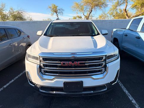 Used 2020 GMC Acadia SLT AWD/4WD image 3