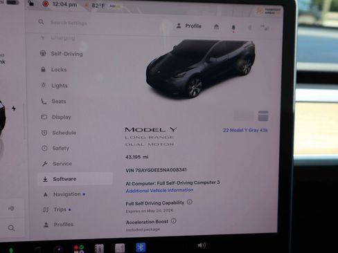 Used 2022 Tesla Model Y Long Range AWD/4WD image 27