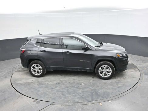 Used 2024 Jeep Compass Sport AWD/4WD image 30