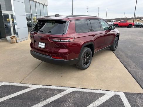 New 2026 Jeep Grand Cherokee L Laredo image 5