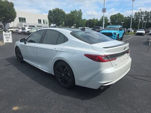 Used 2025 Toyota Camry XSE FWD image 7