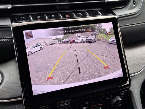Certified 2023 Jeep Grand Cherokee Limited AWD/4WD image 18