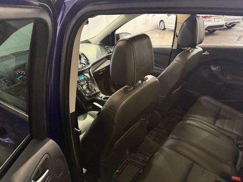 Used 2014 Ford Escape Titanium w/ Equipment Group 401A AWD/4WD image 31