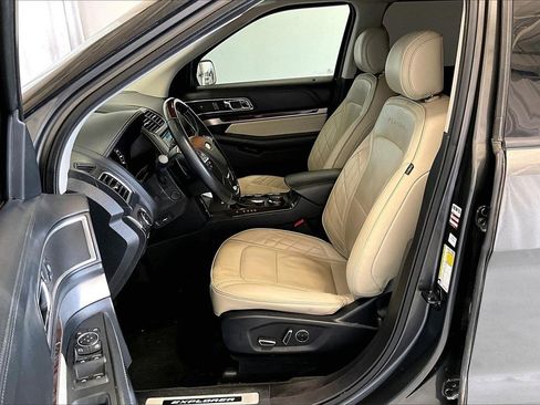 Used 2017 Ford Explorer Platinum image 15
