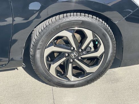 Used 2016 Honda Accord EX image 30